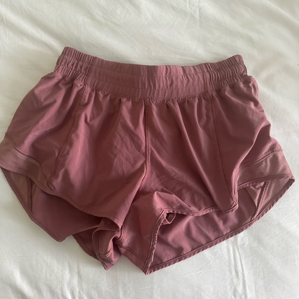LULULEMON SHORTS HOTTY HOT
